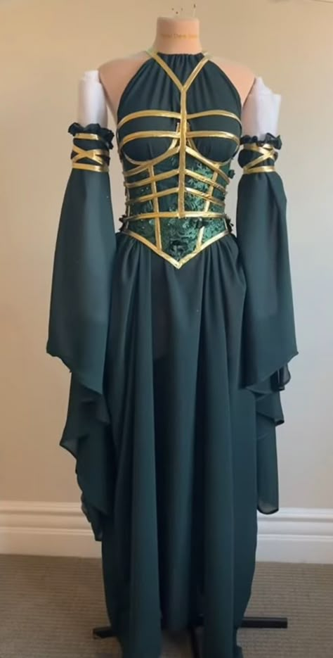 Loki Wedding Theme, Corset Fantasy Outfit, Loki Inspired Dresses, Loki Aesthetic Outfit, Medusa Outfit Ideas, Green Fantasy Outfit, Loki Outfit Ideas, Loki Inspired Outfit, Mythical Outfits