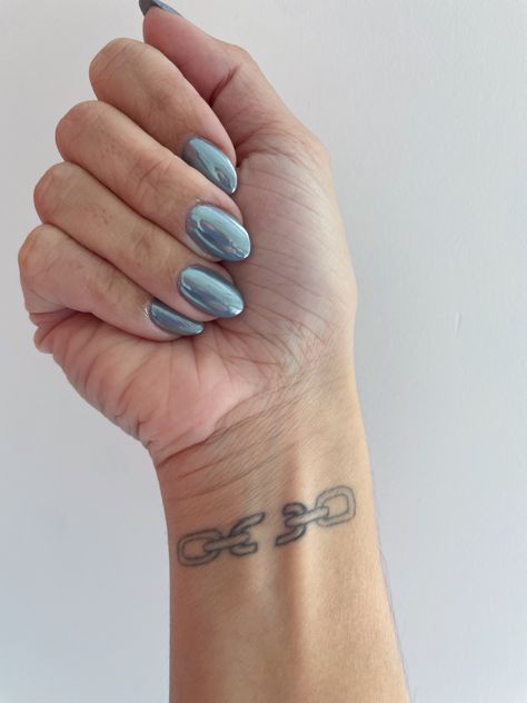 Simple Nail Chrome, Denim Chrome Nails, Chrome Nails Pale Skin, Blue Gray Chrome Nails, Pearl Grey Nails, Grey Blue Chrome Nails, Dark Blue Pearl Nails, Chrome Gray Nails, Grey Pearl Nails