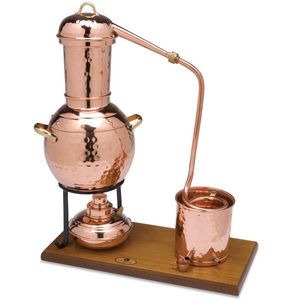 Copper Alembic Perfume Distiller Oil Distiller, Home Distilling, Essential Oil Distiller, Copper Still, Essential Oil Extraction, Distillation Process, Hammacher Schlemmer, How To Make Oil, Aromatic Oils