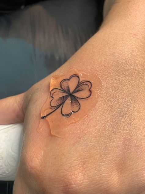 4 Leaf Clover Tattoos, Celtic Clover Tattoos, Butterfly Leg Tattoos, Pisces Tattoo Designs, Four Leaf Clover Tattoo, Clover Tattoo, Shamrock Tattoos, Horoscope Tattoos, Irish Tattoos