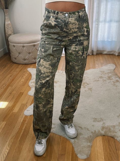 Camo pants outfits