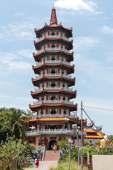 Tuaran Sabah Pagoda - Tuaran is a town in the Malaysian state of Sabah. Malaysian Architecture, China Temple, Sacred Sites, Asian Landscape, Asian Architecture, A Town, Postmodernism, Asia Travel, Leaning Tower Of Pisa