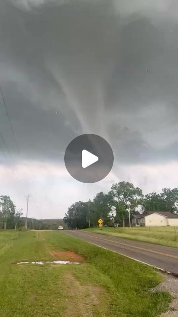 James Spann on Instagram: "Tornado at Mountain View MO this afternoon… video from @daltonblitch" Tornado Videos Scary, Tornado Videos, Tornado Gif, Tornado Pictures, Tornado, Mountain View, Oh My, On Instagram, Instagram