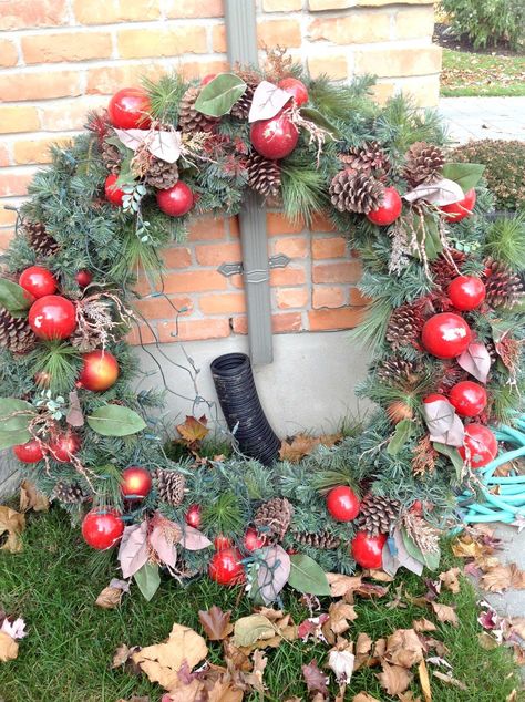 Old Wreath Makeover, Outdoor Christmas Wreaths, Winter Signs, Large Wreath, Old Christmas, Wreath Christmas, Outdoor Christmas, Christmas Wreath, Christmas Ideas