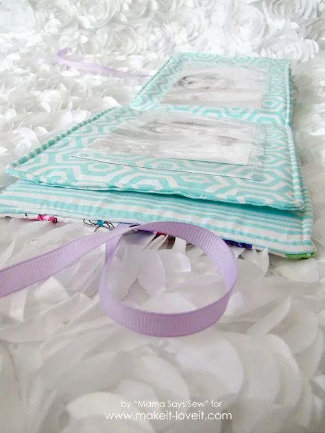 fabric photo album DIY - Google Search Baby Picture Book, Baby Books Diy, Diy Photo Book, Fabric Crafts Diy, Diy Baby Gifts, Photo Album Diy, Album Diy, Baby Sewing Projects, Fabric Pictures