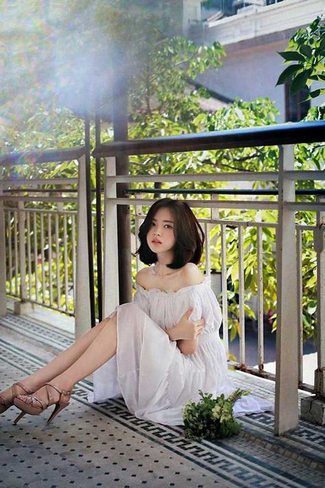 Yoon Seon Yeong - Imgur Yoon Sun Young, Ulzzang Fashion, On The Ground, Most Favorite, Korean Beauty, Ulzzang Girl, Asian Fashion, Look Fashion, Asian Beauty