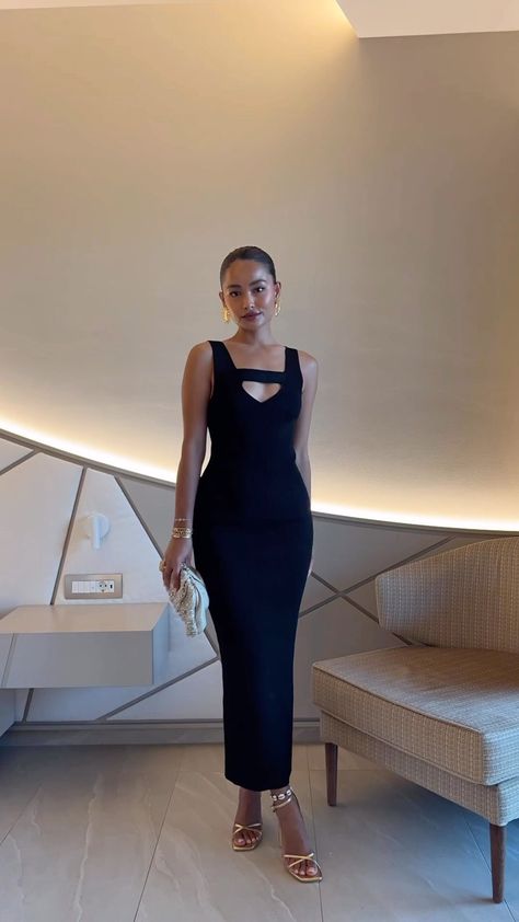 Perfect Black Dress, Chic Dress Classy, Black Dresses Classy, Elegant Outfit Classy, Effortlessly Chic Outfits, Black Dress Outfits, Classy Dress Outfits, Classy Casual Outfits, Dinner Outfits