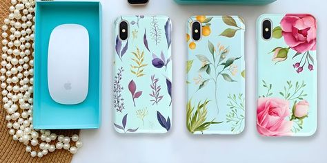 Store-bought phone cases do a pretty awesome job at cushioning your delicate phone from dings and drops, but many look bland and generic. Those that do look beautiful ad inspiring are often quite expensive. So, what’s a person wishing for a unique phone case to do? Transform your phone case with these 11 cool DIYs. The best part? You can use these ideas to transform as many phone cases as you want, creating more options to switch from depending on your mood for the day. Unique Phone Case, Diy Phone Case, Woodworking Projects Diy, Cool Diy, Pretty Cool, Look Cool, Diy Ideas, Phone Case, Phone Cases