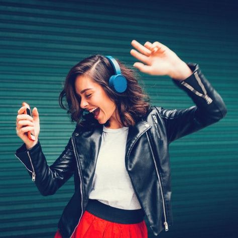 10 Ways to Recharge Your Creative Batteries | Brit + Co Led Headphones, Music Girl, Unusual Clothes, Dj Photos, Girl With Headphones, Teenage Outfits, Lipstick Collection, Cat Ear, Ear Headphones