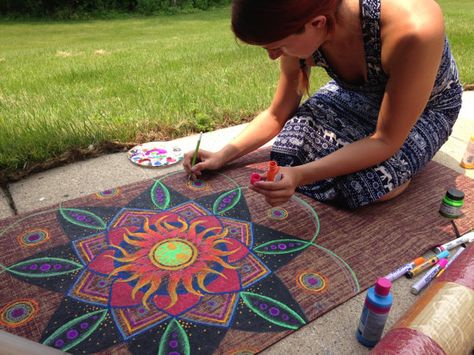 hand painted yoga mats - Google Search Yoga Mat Diy, Jute Mats, Diy Mandala, Outdoor Painting, Amazing Sheds, Mat Ideas, Sun Mandala, Meditation Chair, Yoga Ashtanga