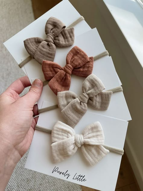 Diy Hair Clips For Kids, Headband Packaging Ideas, Newborn Bows Headband, Newborn Hair Bows, Diy Baby Bows, Turban Fashion, Fall Headbands, Diy Baby Headbands