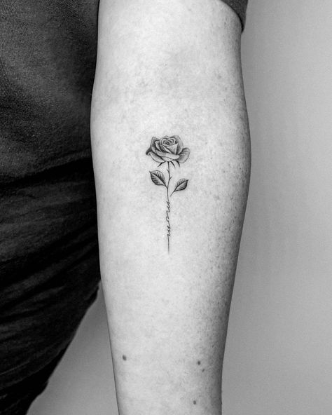 Meaningful Rose Tattoo Ideas | From Classic To Modern Mother Daughter Tattoos Rose, Rose Memorial Tattoo Mom, Rose Mom Tattoo, Single Rose Tattoo Design, Mum Memorial Tattoo, Mom Rose Tattoo, Rose Tattoo Memorial, Mum Tattoo In Memory Of, Memorial Rose Tattoo