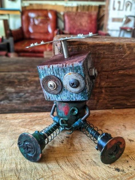 Scrap Metal Robots Junk Art, Steampunk Diy Crafts, Breakup Messages, Junk Metal Art, Steampunk Robots, Recycled Robot, Tin Can Art, Wood Block Crafts, Robot Sculpture