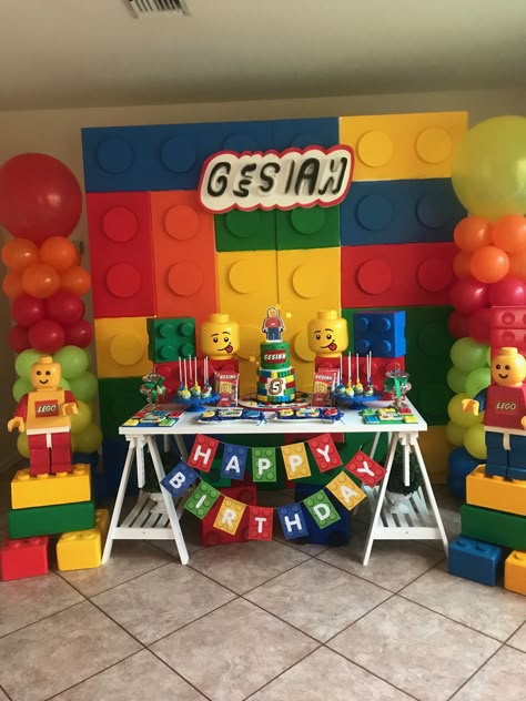 Lego Birthday Backdrop, Lego Photo Booth, Lego Backdrop, Lego Birthday Party Decorations, Lego Theme Party, Lego Themed Birthday Party, Lego Party Decorations, Lego Themed Party, Baby Birthday Party Theme