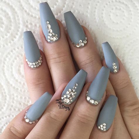 There is so much about coffin nail designs that you are still unaware of. That is why we couldn’t just leave you unaware of the most recent trends and ideas you can easily pull off, if your nails are coffin-shaped. Enjoy! #nails #nailart #naildesign #coffinnails Native Nails, Grey Matte Nails, Prom Nail Designs, Nice Nails, Gray Nails, Super Nails, Ballerina Nails, Ideas Nails, Nail Nail