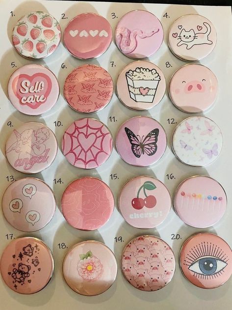 Aesthetic Badges Diy, Painted Bottle Caps Aesthetic, Button Pins Aesthetic Grunge, Pin Ideas Button Aesthetic, Cute Diy Pins, Painting On Bottle Caps, Cute Button Ideas, Cute Pins Aesthetic, Aesthetic Pins Button