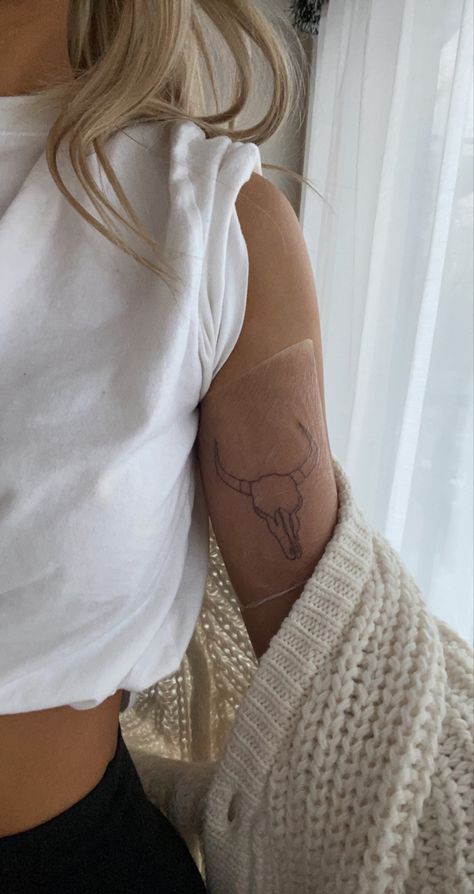 Astrologic taurus minimalist tattoo #tattoo #tattooideas minimalist tattoos #aesthetic #aesthetictattoo# Aesthetic Taurus Tattoo, Esthetics Tattoos, Taurus Back Tattoo, Tattoo Ideas Taurus, Taurus Minimalist Tattoo, Taurus Aesthetic Tattoo, Taurus Bull Tattoo, Bull Tattoo Feminine, Taurus Tattoo Ideas