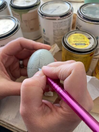 Wooden Eggs Crafts, All Shades Of Brown, Painted Wooden Eggs, Dremel Tool Projects, Magnolia Paint, Diy Staining, Mod Podge Crafts, Painted Eggs, Wood Eggs