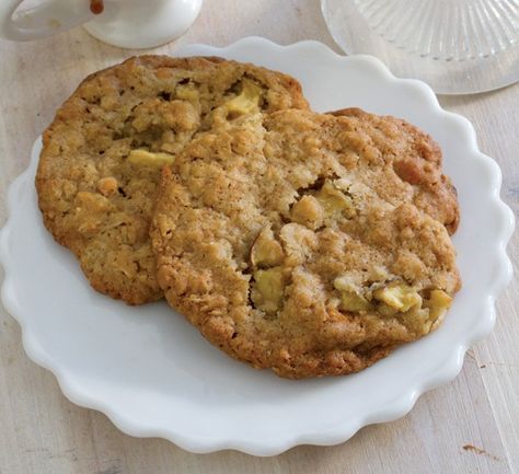 Christy Jordan’s Apple Butterscotch Oat Cookies Butterscotch Oatmeal, Apple Cookies Recipes, Butterscotch Recipes, Oatmeal Butterscotch Cookies, Apple Pudding, Oat Cookie Recipe, Cookies And Cups, Cookie Cake Pie, Apple Cookies