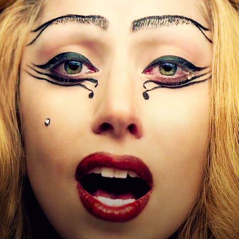 Lady Gaga Inspired Makeup, Lady Gaga Judas Makeup, Lady Gaga American Horror Story Makeup, Egypt Makeup, Lady Gaga Makeup Judas, Lady Gaga Judas, Judas Lady Gaga, Lady Gaga Makeup, Lady Gaga Costume