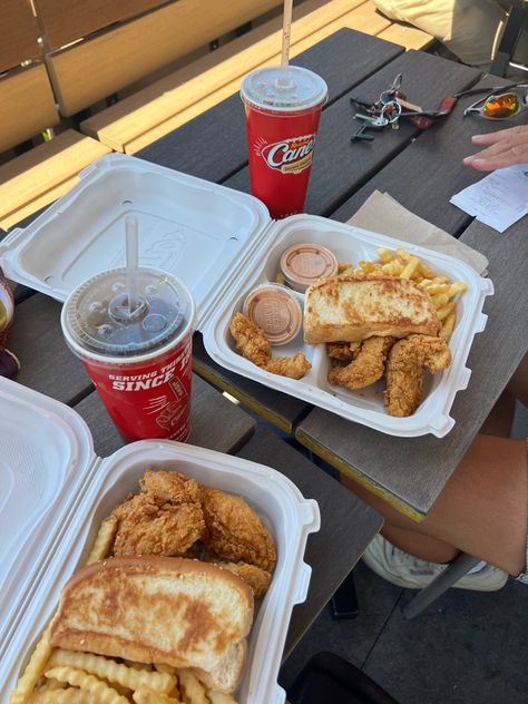 Raising canes. Fried chicken. Lunch. Aesthetic. Canes Aesthetics, Raising Canes Chicken Tender Recipes, Cane Aesthetic, How To Make Raising Canes Chicken, Canes Chicken Aesthetic, Raising Canes Aesthetic, Raising Canes Mukbang, Canes Food, Fried Chicken Aesthetic Food