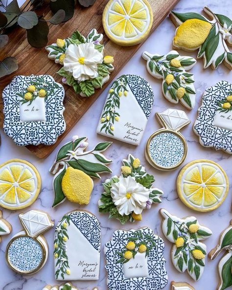 Lemon Themed Bridal Shower, Bridal Shower Cookies, Deco Rose, Sugar Cookie Designs, Fancy Cookies, Lemon Cookies, Christmas Post, Iced Cookies, Wedding Cookies