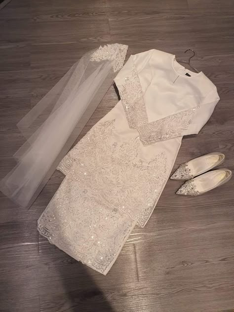 Baju Akad Nikah Muslim Simple, Akad Nikah Dress, Melayu Wedding Dress, Melayu Dress, Baju Wedding, Dress Nikah, Melayu Wedding, Malay Wedding Dress, Muslim Wedding Gown