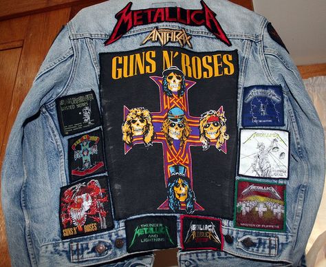 Jean jackets with patches Punk Jean Jacket, 80s Jean Jacket, Patched Jacket, Metal Patches, Battle Jackets, Battle Vest, Pin Inspiration, Jean Jacket Patches, Jacket Patches