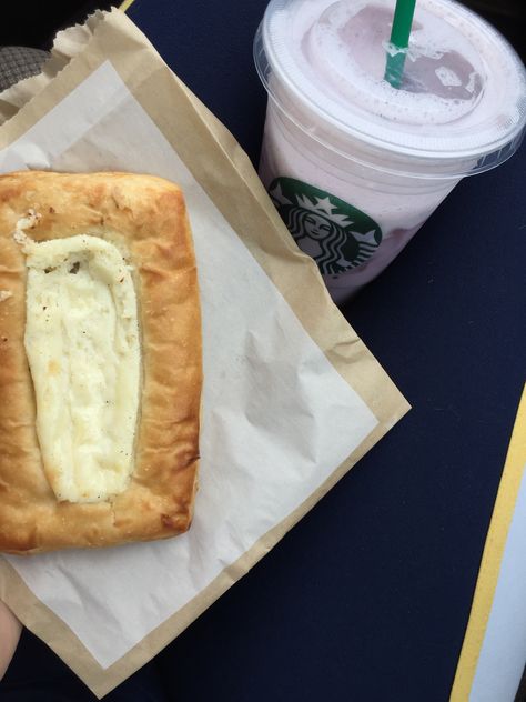 Cheese Danish & Blue Drink from Starbucks 🥰 ~Secret Menu Drink~ Starbucks Food Breakfast Aesthetic, Cheese Danish Aesthetic, Starbucks Danish, Starbucks Cheese Danish Recipe, Starbucks Cheese Danish, Breakfast Cheese Danish, Pillsbury Crescent Rolls, Starbucks Cake Pops, Starbucks Breakfast