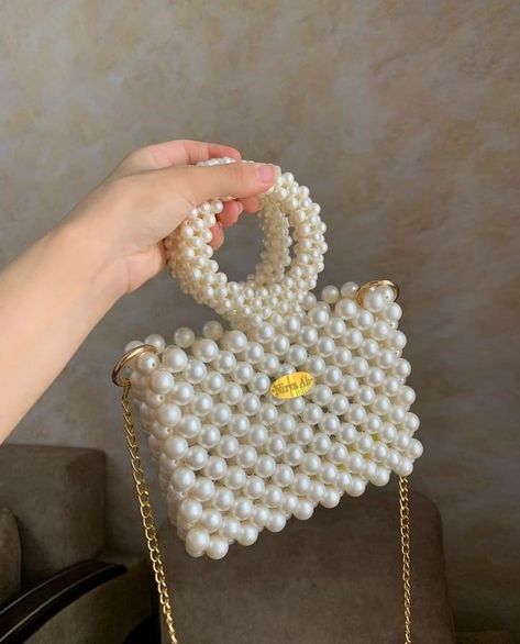 Soiree Bags, Hand Beaded Bag, Crystal Handbag, Sac Diy, Bead Weaving Tutorials, Bead Embroidery Tutorial, Diy Bags Patterns, Couture Embroidery, Beaded Evening Bags