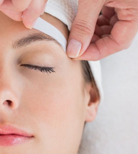 If you get your eyebrows waxed, you know these moments. Eyebrow Waxing, Waxing Tips, Waxing Salon, Eyebrow Embroidery, Waxing Services, Facial Waxing, Waxed Eyebrows, Body Waxing, Brow Wax