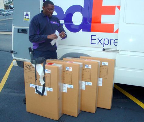 Fedex Pictures, Delivery Package In Airport, Fedex Delivery Receipt, Fedex Package Delivery Proof, Fedex Delivery Package Money, Fedex Delivery Package, Fedex Car Delivery, Fedex Delivery Company, Tesla Card