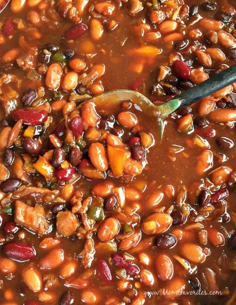 Spicy Baked Beans, Mumbo Sauce, Homemade Baked Beans Recipe, Homemade Baked Beans, Diy Dish, Baked Bean Recipes, Side Dishes For Bbq, Crockpot Cooking, Cookout Food