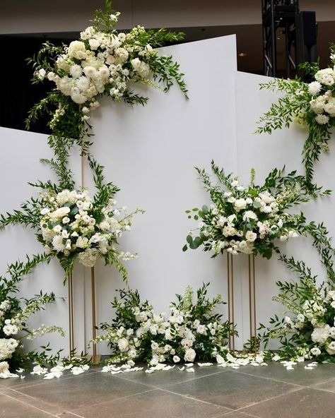 Bringing your Pinterest board to life🤍 Every couple that we have the honor of working with brings unique ideas to the table that we fulfill with pleasure! This gorgeous wedding was a play on the classic white colors that were accentuated with greenery and golden details. The various heights and bursts of textures made this ceremony backdrop a one-of-a-kind view for this special day😍✨ To find out more, schedule a wedding consultation by calling or texting as at (215)437-1913 We look forward... White And Green Wedding Backdrop, Wedding Couple Table Backdrop, Small Ceremony Ideas, Unique Wedding Backdrop, Wedding Couple Table, Marble Backdrop, Gold Backdrop, Arch Flowers, Green Backdrops