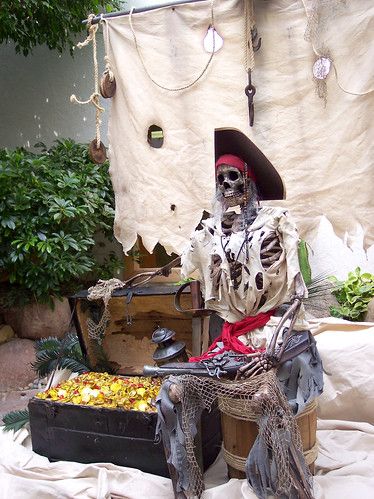 Pirate display | Our company celebrated this "international … | Flickr Pirate Halloween Decorations, Halloween Pirates, Pirate Halloween Party, Pirate Props, Halloween 2007, Pirates Party, Halloween Forum, Pirate Decor, Pirate Halloween