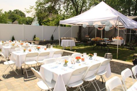 Backyard Party Table Set Up, Backyard Party Set Up, Outdoor Party Table Set Up, Small Backyard Party Set Up, Backyard Party Setup Ideas, Backyard Party Tent, Rehearsal Bbq, Backyard Baby Showers, Graduation Party Table