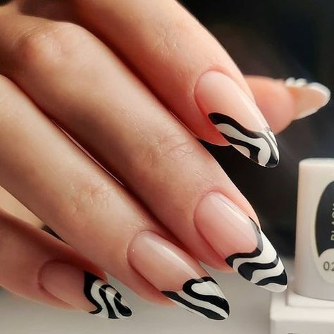 Kendall Jenner Nails, Black And White Nail, Black And White Nail Designs, White Nail Designs, Nail Tattoo, Nail Swag, Instagram Nails, Nailed It, Classy Nails