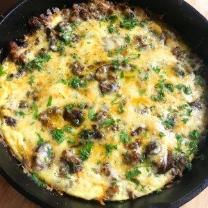 Best Frittata Recipe, Frittata Breakfast, Cheddar Frittata, Sausage Frittata, Sausage Mushroom, Mushroom Breakfast, Breakfast Frittata, Canned Mushrooms, High Protein Low Carb Recipes