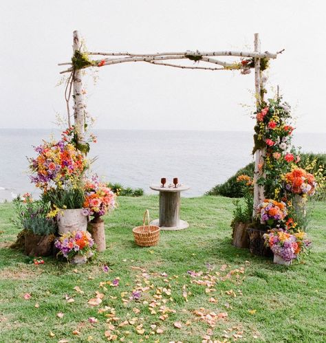 Surround the ceremony backdrop space with potted plants of differing heights and sizes. Lights Entrance, Wedding Wishlist, Deco Champetre, Wedding Altars, Wedding Ceremony Backdrop, Santa Barbara Wedding, Ceremony Backdrop, Deco Floral, Festival Wedding