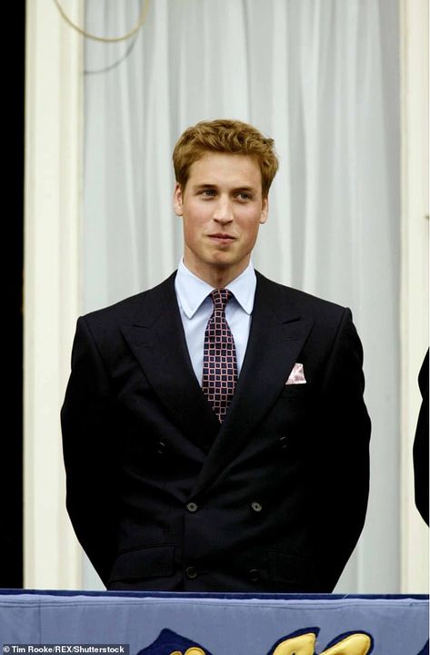 He met the English language and creative writing student in the year above him when Willia... Prince William 2000s, Prince William 90s, Prince William Style, 4th Aesthetic, Prince Harry Young, Young Prince William, Old Etonian, William Wales, Candlelit Table