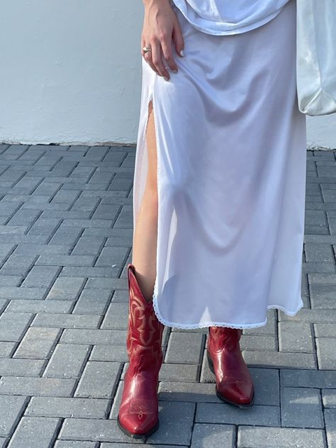 Cherry Red Cowboy Boots, Maroon Cowgirl Boots, White Dress Red Boots, Red Cowgirl Boots Outfit, Slip Skirt Outfit, Western Boot Outfit, Red Cowboy Boots Outfit, Red Cowgirl Boots, Cowgirl Boots Outfit