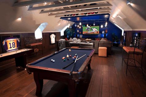 How to Create the Ultimate Man Cave Attic Game Room, Man Cave Designs, Room Above Garage, Bar Deco, Man Cave Design, Man Cave Room, Man Cave Basement, Entertainment Ideas, Man Cave Home Bar