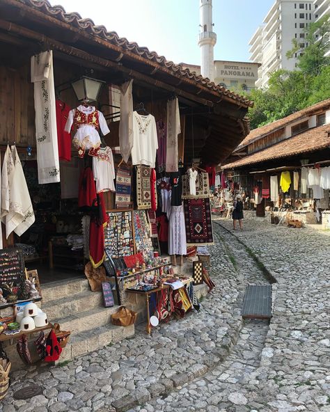 Around the streets of the old bazaar of Kruja 🪕 / Neper rrugicat e pazarit te vjeter te Krujes🖌️ • 📍 Kruje , Albania 🇦🇱 #travelwitheri #tioeritravel #albania #travelguide #fyp #insta #eridailyart #rrelsimeshqiponje #viral #krujë #pazarikrujes Kruje Albania, Albania, The Streets, The Old, Travel Guide, Old Things, Hotel, Travel Guides