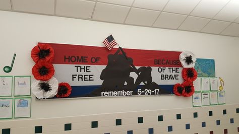 May memorial day bulletin board Memorial Day Bulletin Board Ideas, Patriotic Bulletin Board Ideas, Veterans Day Bulletin Board Ideas, Patriotic Classroom, School Wide Themes, Veterans Appreciation, Cubicle Ideas, Diy Bulletin Board, Soft Board