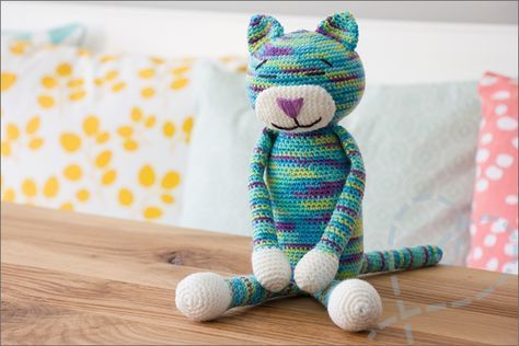 Kat Haken, Crochet Toys Free Patterns, Crochet Toys Free, Granny Square Crochet Pattern, General Electric, Crochet Cat, Doll Making, Crochet Toys, Granny Square