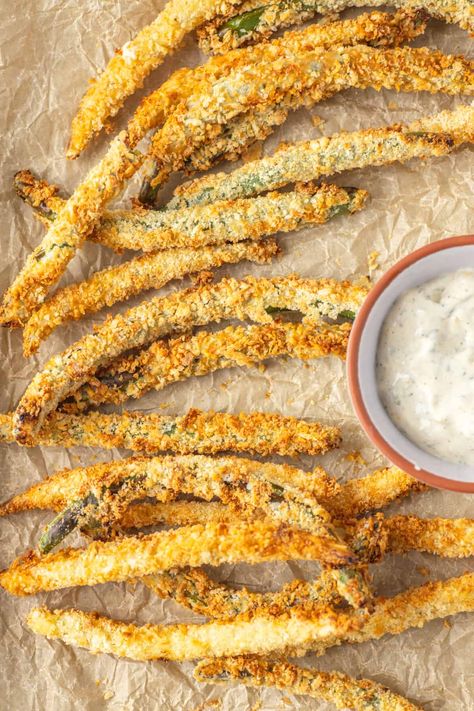 Air Fryer Crispy Green Beans Crispy Green Bean Recipes, Oven Baked Asparagus, Air Fried Green Beans, Crispy Green Beans, Vegan Egg Replacement, Thanksgiving Appetizers Easy, Homemade Ranch Seasoning, Fried Green Beans, Asparagus Fries