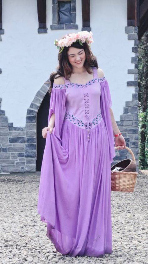 Medieval Fantasy World, Folk Outfit, Larp Outfit, Lady Morgana, Larp Props, Medieval Outfit, Ren Faire Ideas, Fashion Mood Boards, Larp Costumes