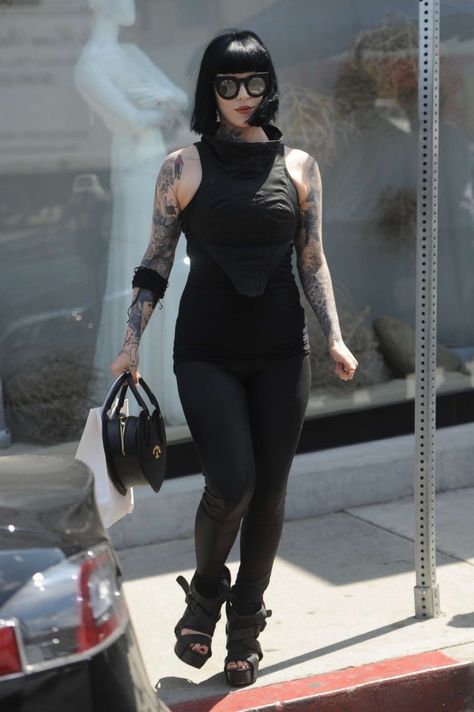 Kat Von D Fashion, Kat Von D Style 2023, Kat Von D Aesthetic, Kat Von D Style Outfits, Kat Von D Makeup Looks, Kat Von D Outfits, Kat Von D Style, D Pictures, Spooky Icons