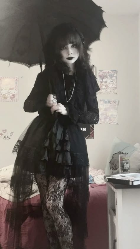 #egl #goth #visualkei #vkei #visualkeifashion #makeup Alternative Goth Aesthetic, Dark Themed Outfits, Alt J Fashion, Vkei Goth Outfit, J Goth Outfits, Vkei Jewellery, Visual Kei Outfits Aesthetic, Elissabat Inspired Outfit, Goth Fem Outfits