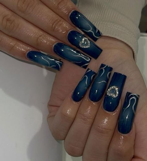 Dark Color Ombre Nails, Blue Fall Acrylic Nails, Brown And Blue Nails, Dark Blue Acrylic Nails, Nails Dark Blue, Concert Nails, Quinceanera Nails, Dark Blue Nails, Fashion Empire